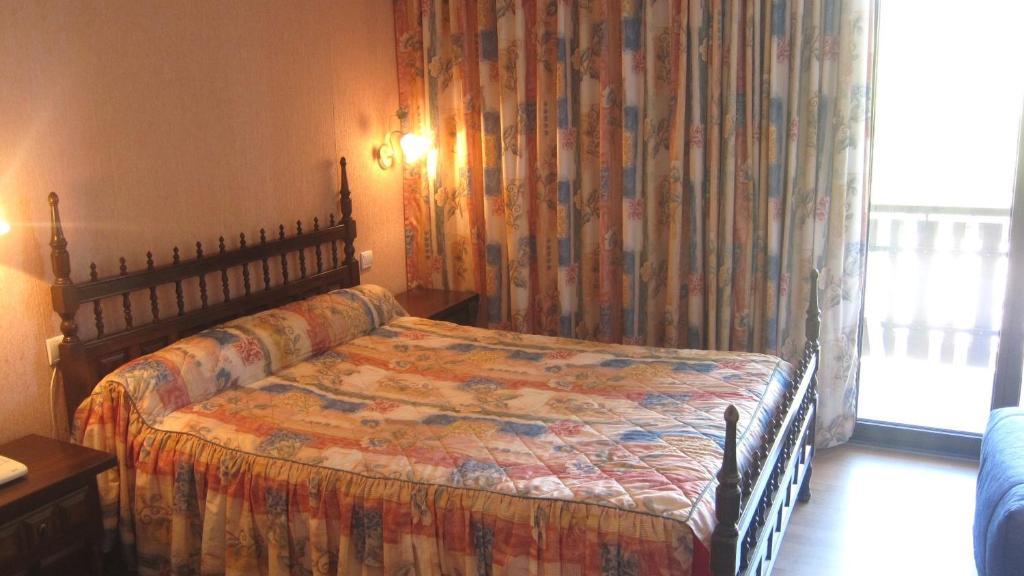 Hotel Les Barnieres Гилестр Екстериор снимка