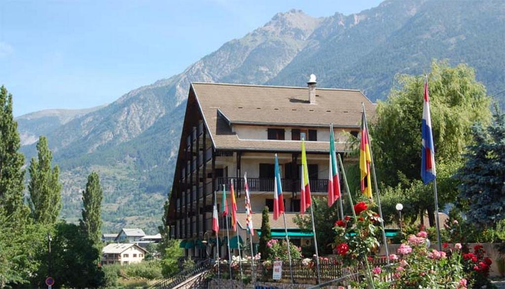 Hotel Les Barnieres Гилестр Екстериор снимка