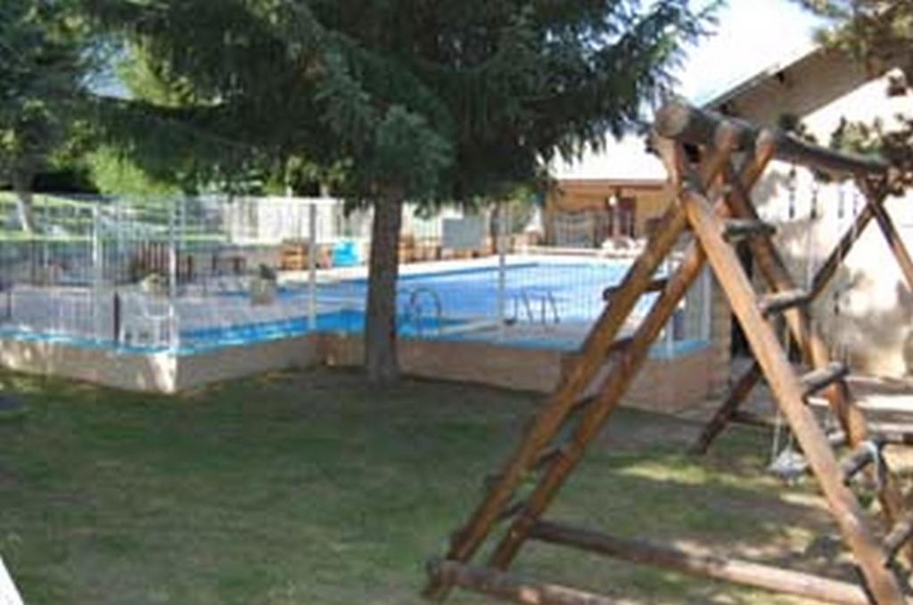Hotel Les Barnieres Гилестр Екстериор снимка