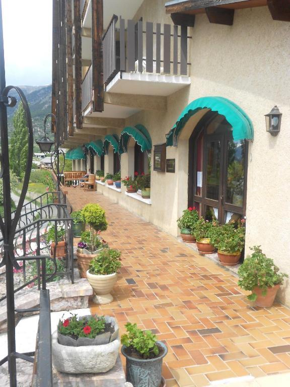 Hotel Les Barnieres Гилестр Екстериор снимка
