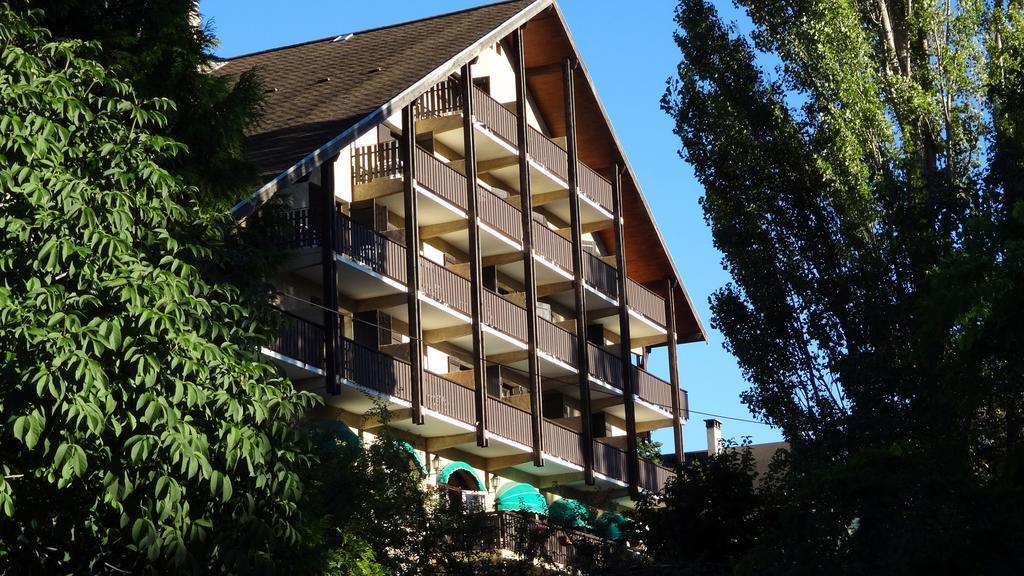 Hotel Les Barnieres Гилестр Екстериор снимка