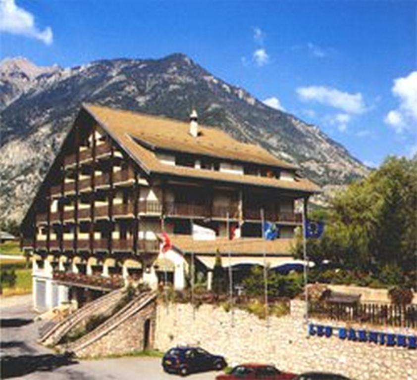 Hotel Les Barnieres Гилестр Екстериор снимка